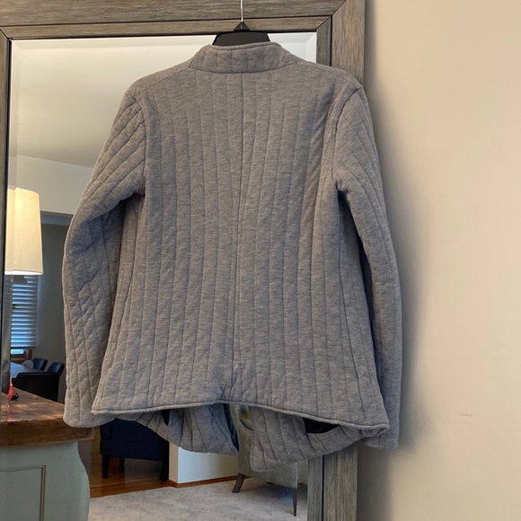 RACHEL Rachel Roy, M, quilted wrap jacket, warm & in EUC!  Wardrobe staple!! - Picture 7 of 9